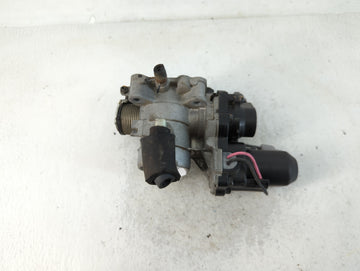 2001-2009 Toyota Prius Throttle Body Fits Fits 2001 2002 2003 2004 2005 2006 2007 2008 2009 OEM Used Auto Parts