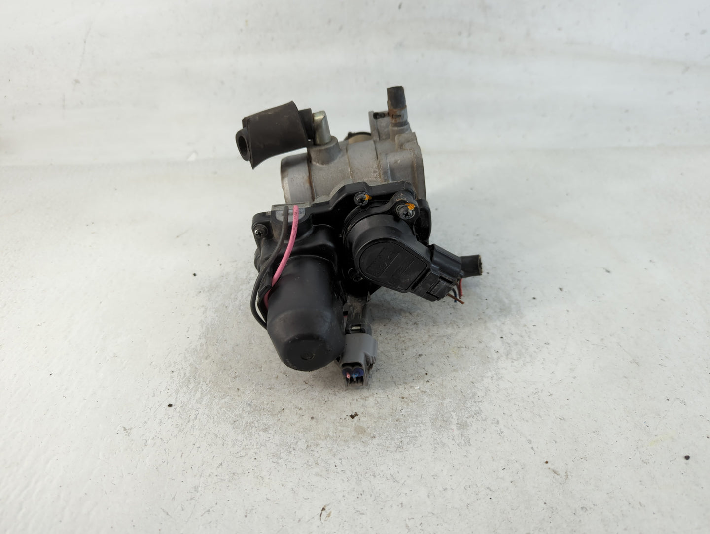 2001-2009 Toyota Prius Throttle Body Fits Fits 2001 2002 2003 2004 2005 2006 2007 2008 2009 OEM Used Auto Parts - Oemusedaut