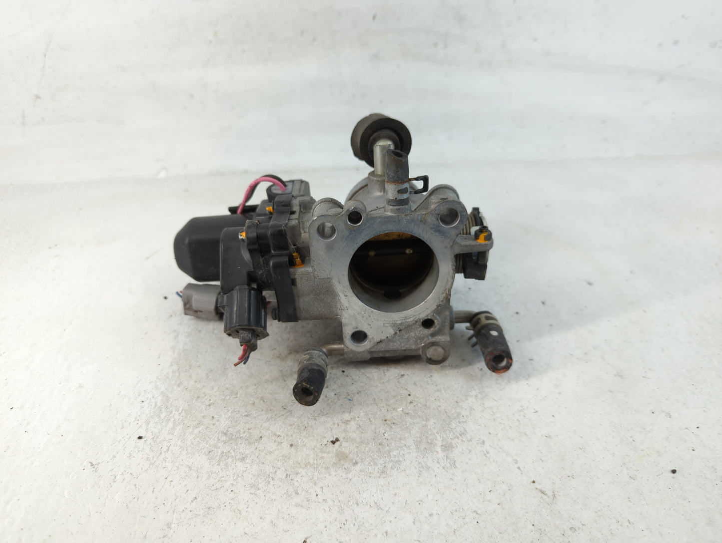 2001-2009 Toyota Prius Throttle Body Fits Fits 2001 2002 2003 2004 2005 2006 2007 2008 2009 OEM Used Auto Parts - Oemusedaut