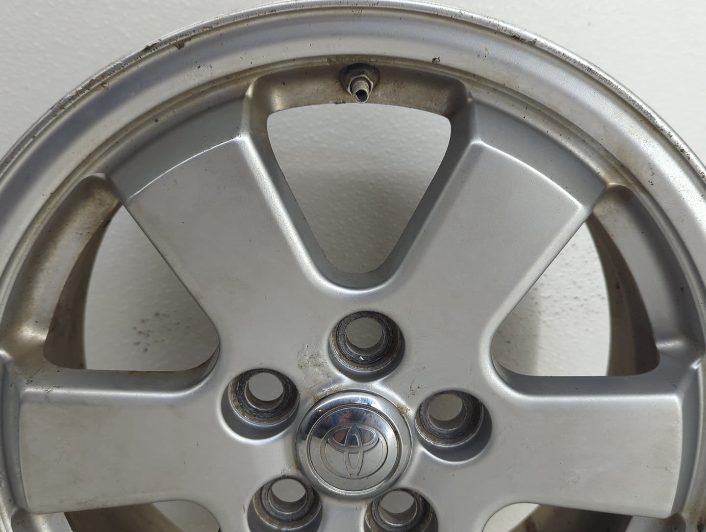 2004-2009 Toyota Prius Oem Wheel Rim 909561 - Oemusedautoparts1.com