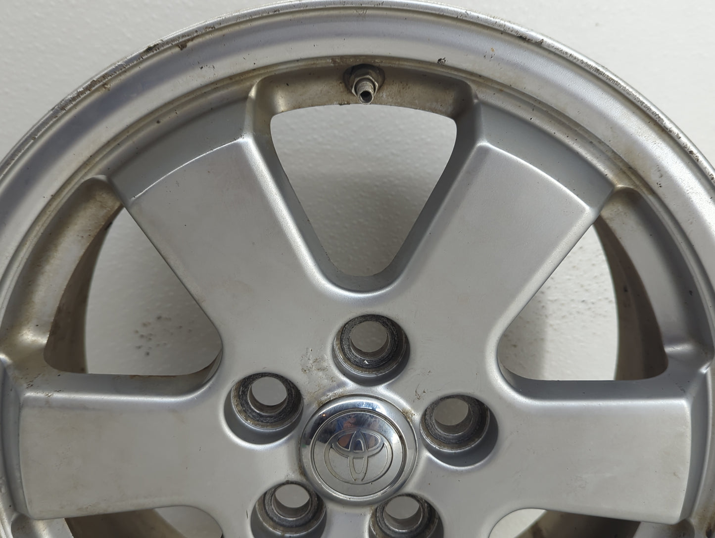 2004-2009 Toyota Prius Oem Wheel Rim 909561 - Oemusedautoparts1.com