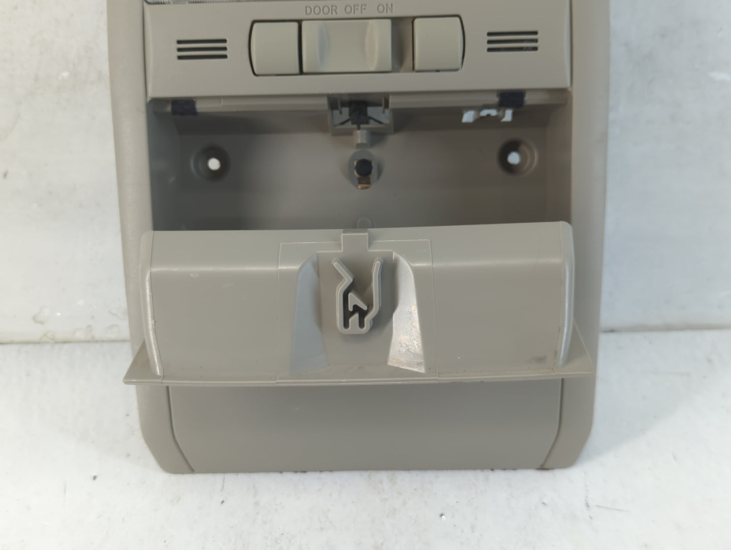 2009 Toyota Prius Overhead Roof Console - Oemusedautoparts1.com