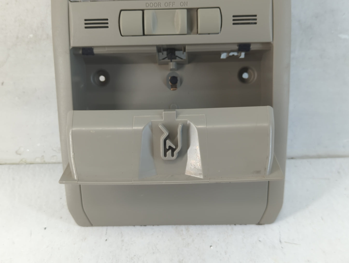 2009 Toyota Prius Overhead Roof Console - Oemusedautoparts1.com