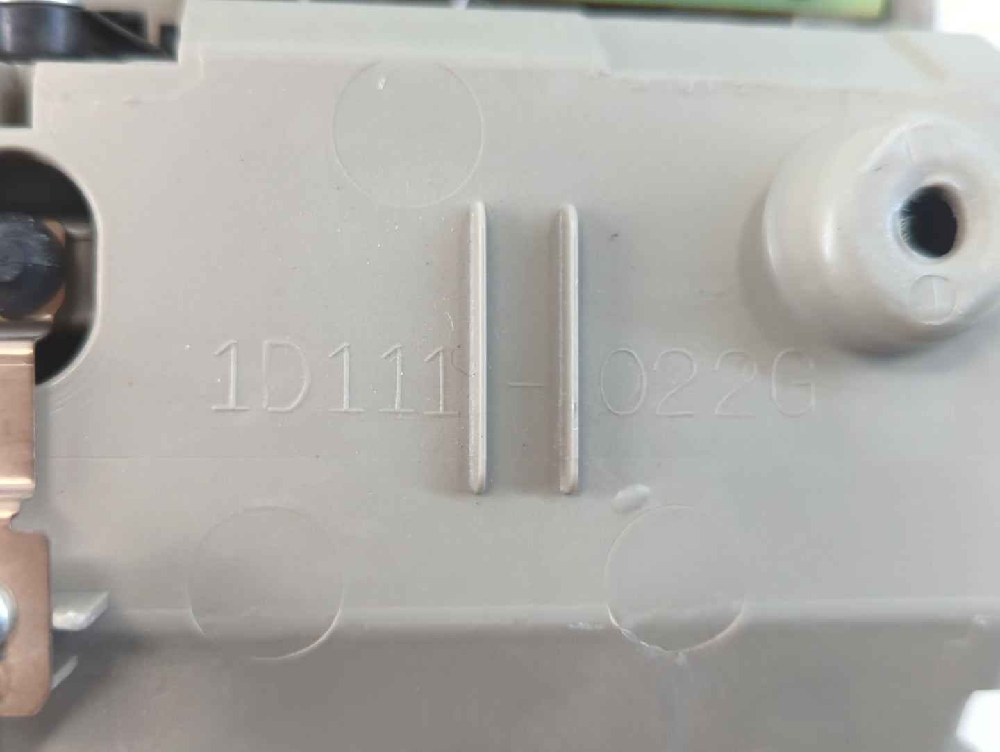 2009 Toyota Prius Overhead Roof Console - Oemusedautoparts1.com