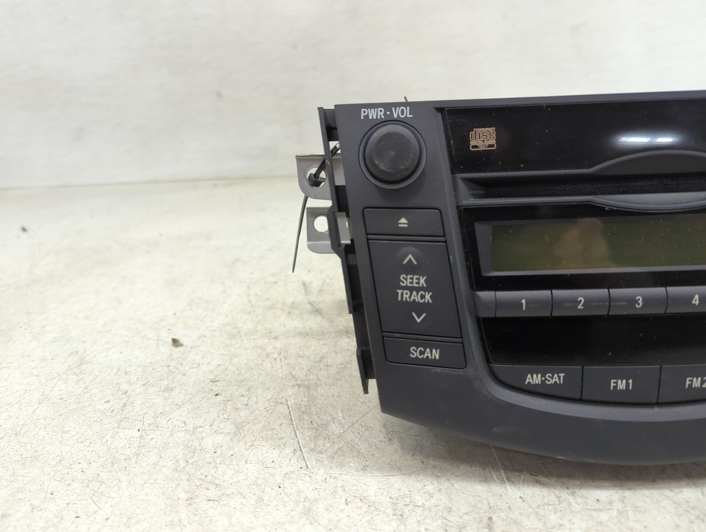 2009-2010 Toyota Rav4 Radio AM FM Cd Player Receiver Replacement P/N:86120-0R070 Fits Fits 2009 2010 OEM Used Auto Parts - O