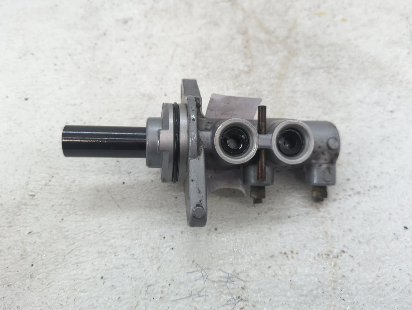 2006-2018 Toyota Rav4 Brake Master Cylinder - Oemusedautoparts1.com