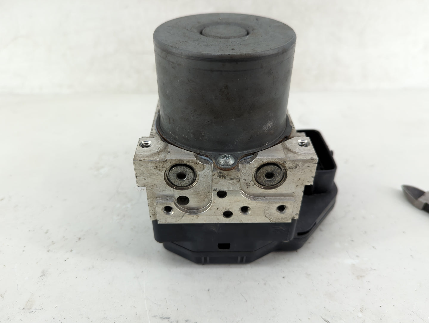 2009-2011 Toyota Rav4 ABS Pump Control Module Replacement P/N:44540-0R082 44540-0R080, 89541-0R040 Fits Fits 2009 2010 2011 