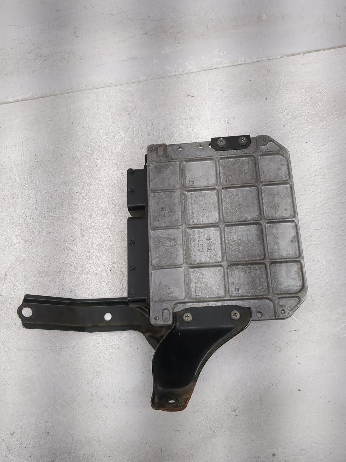 2009-2010 Toyota Rav4 PCM Engine Control Computer ECU ECM PCU OEM P/N:89661-42J91 Fits 2009 2010 OEM Used Auto Parts - Oemus