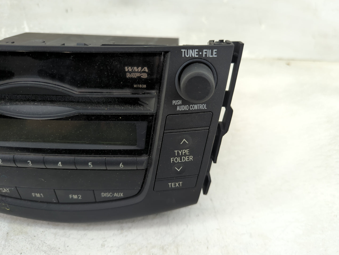 2009-2010 Toyota Rav4 Radio AM FM Cd Player Receiver Replacement P/N:121862-129 Fits Fits 2009 2010 OEM Used Auto Parts - Oe