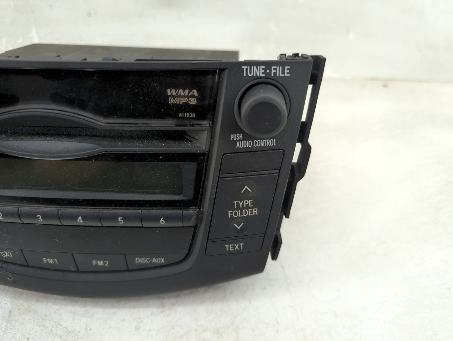 2009-2010 Toyota Rav4 Radio AM FM Cd Player Receiver Replacement P/N:121862-129 Fits Fits 2009 2010 OEM Used Auto Parts - Oe