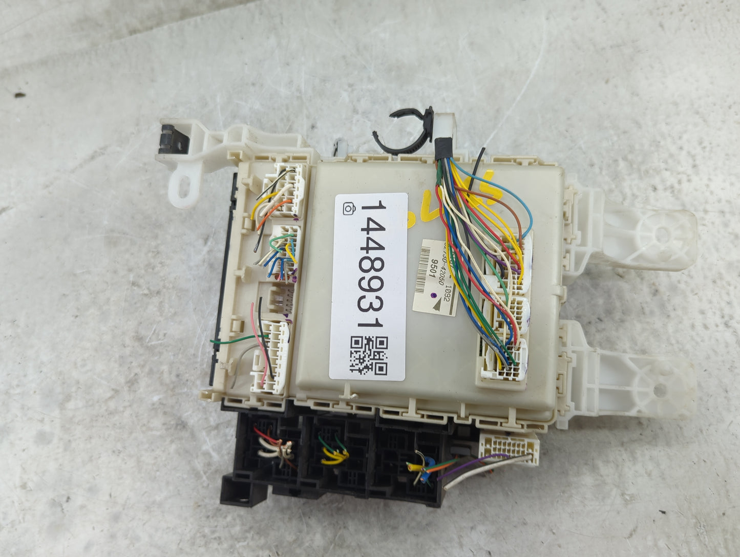 2009-2012 Toyota Rav4 Body Control Module Bcm Inner Cabin Fuse Box - Oemusedautoparts1.com