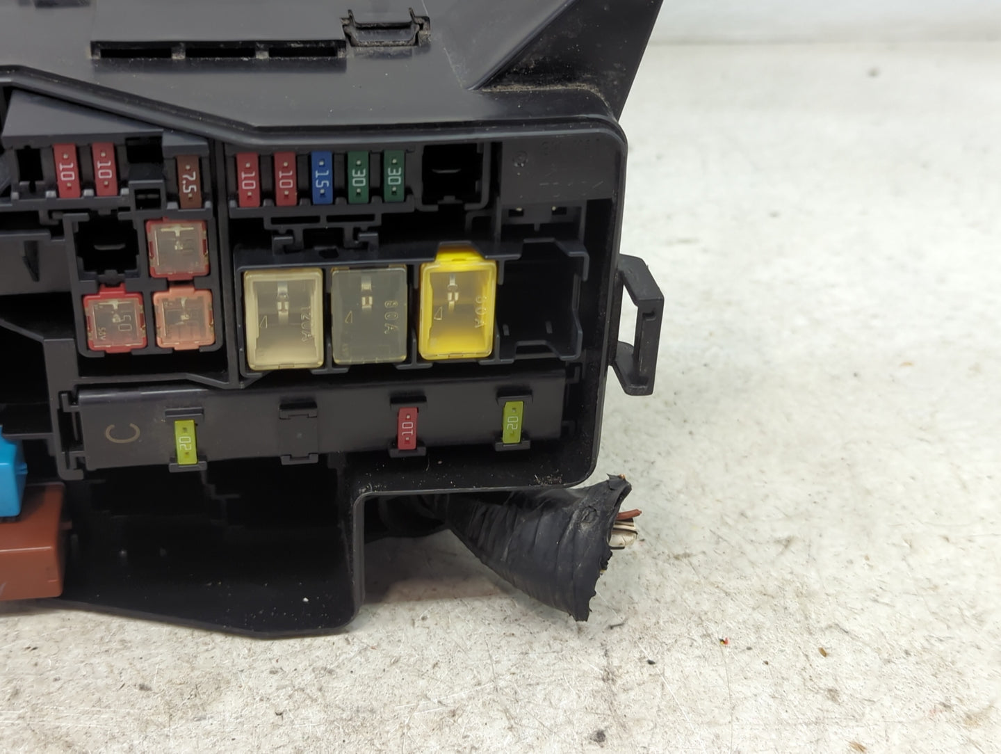 2008-2012 Toyota Rav4 Fusebox Fuse Box Panel Relay Module P/N:82662-42250 Fits Fits 2008 2009 2010 2011 2012 OEM Used Auto P
