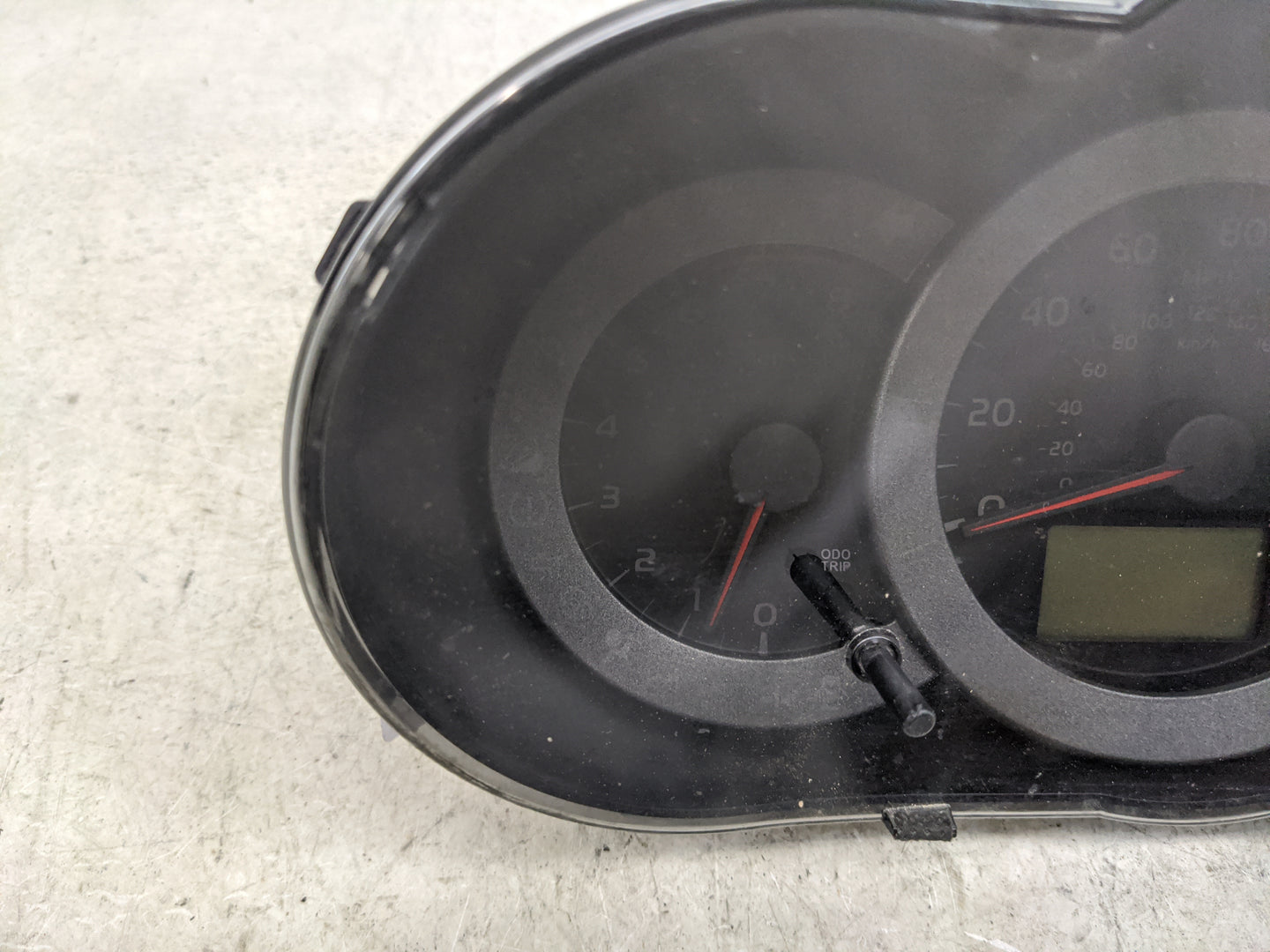 2009 Toyota Rav4 Instrument Cluster Speedometer Gauges P/N:83800-42G40 257440-8622 Miles:142K Fits OEM Used Auto Parts - Oem