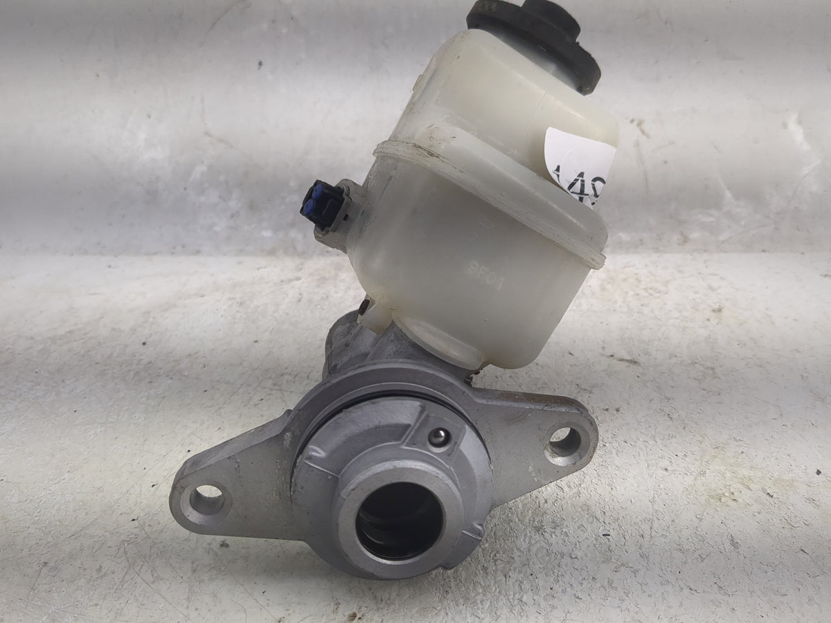 2006-2018 Toyota Rav4 Brake Master Cylinder 1497527 - Oemusedautoparts1.com