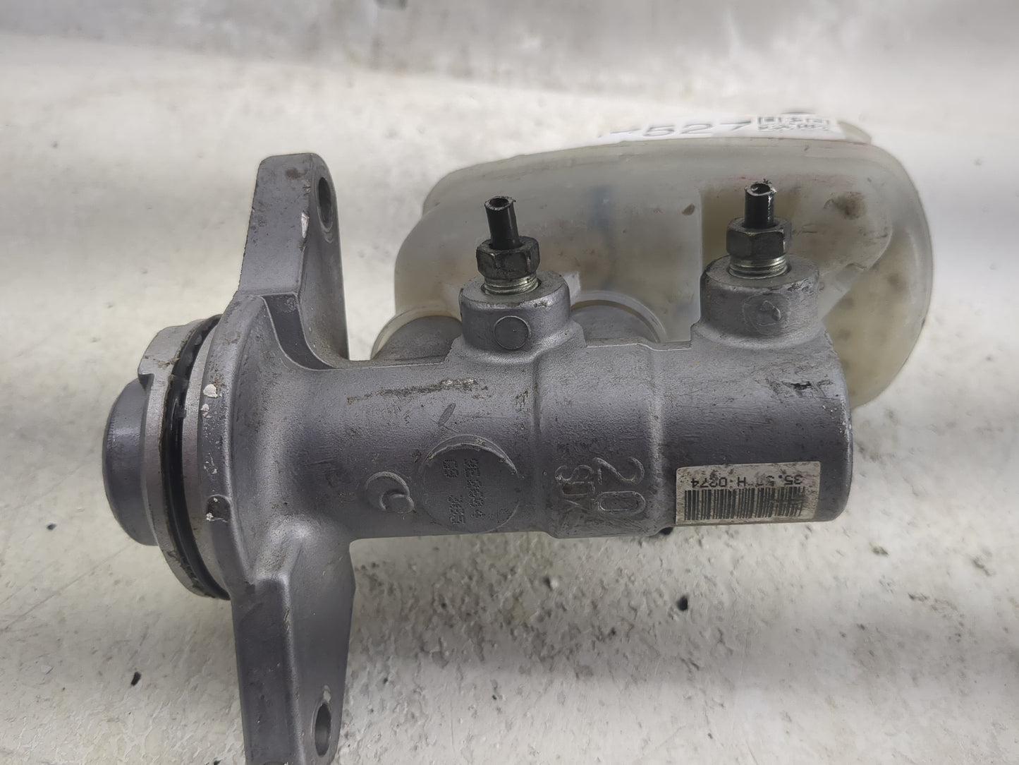2006-2018 Toyota Rav4 Brake Master Cylinder 1497527 - Oemusedautoparts1.com