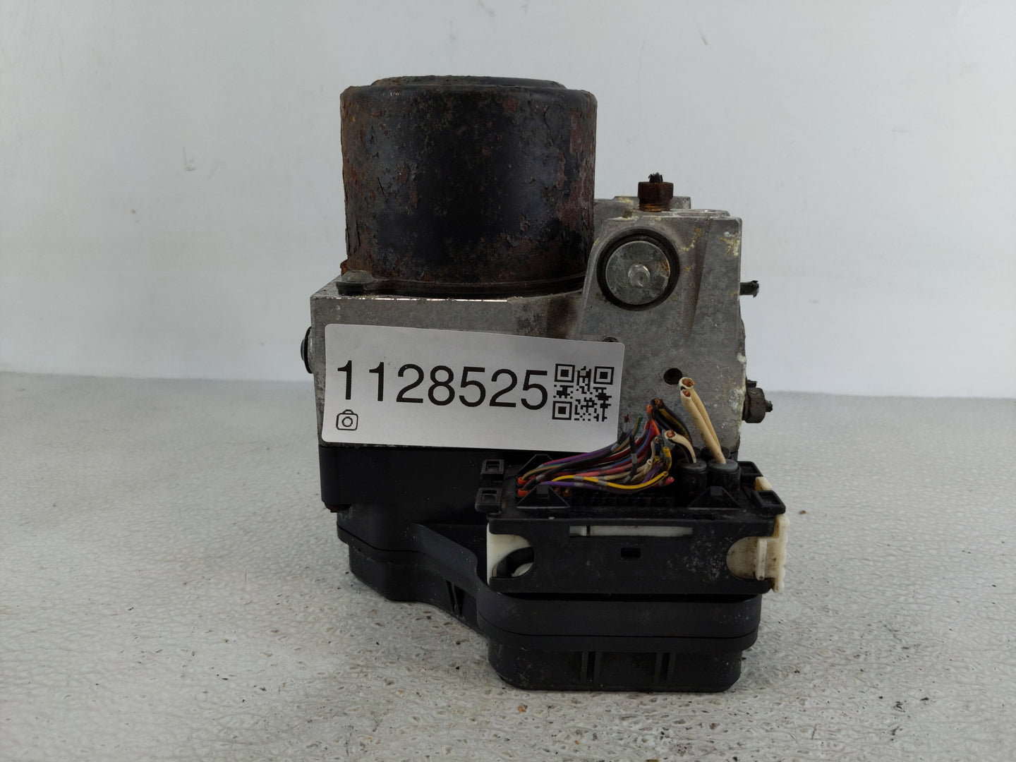 2009-2010 Toyota Sienna ABS Pump Control Module Replacement Fits Fits 2009 2010 OEM Used Auto Parts - Oemusedautoparts1.com