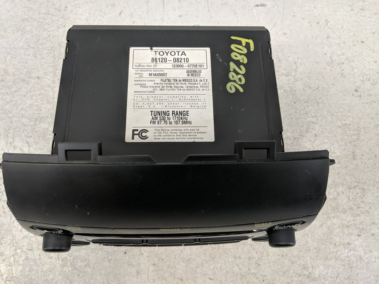 2008-2010 Toyota Sienna Radio AM FM Cd Player Receiver Replacement P/N:86120-08210 Fits Fits 2008 2009 2010 OEM Used Auto Pa