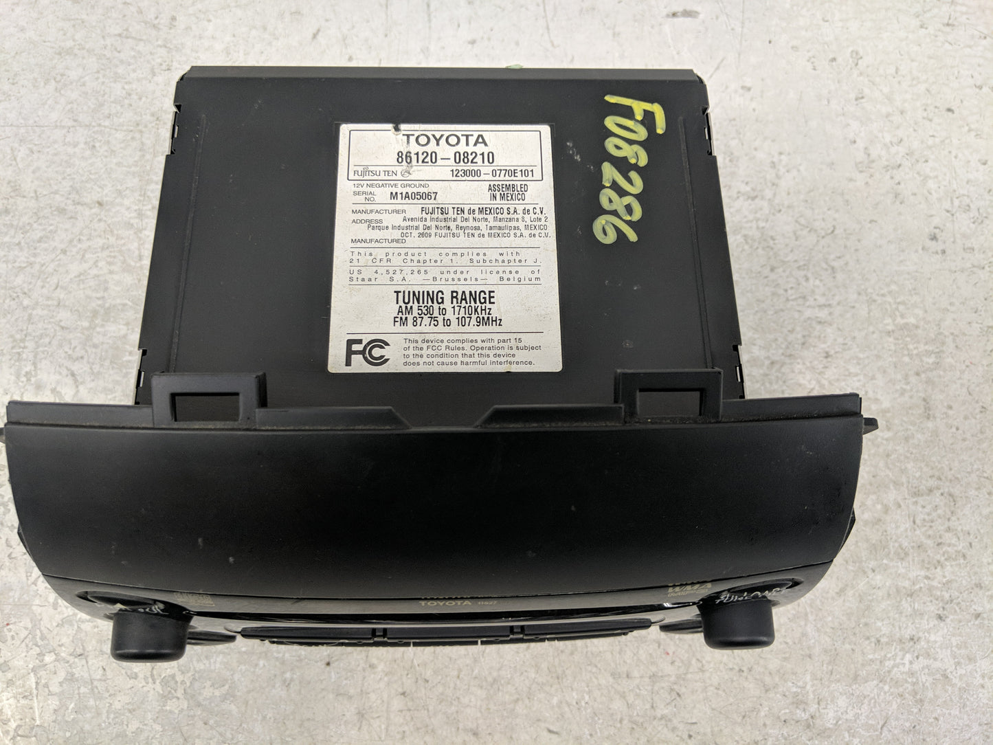 2008-2010 Toyota Sienna Radio AM FM Cd Player Receiver Replacement P/N:86120-08210 Fits Fits 2008 2009 2010 OEM Used Auto Pa