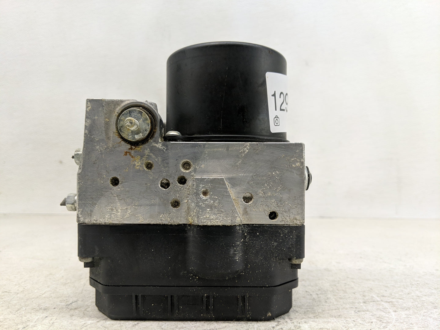 2009-2010 Toyota Sienna ABS Pump Control Module Replacement Fits Fits 2009 2010 OEM Used Auto Parts - Oemusedautoparts1.com