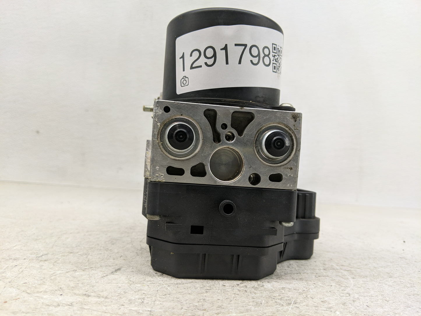 2009-2010 Toyota Sienna ABS Pump Control Module Replacement Fits Fits 2009 2010 OEM Used Auto Parts - Oemusedautoparts1.com