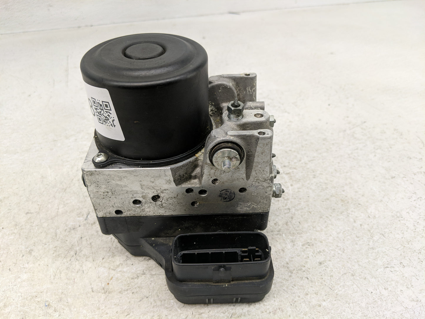 2009-2010 Toyota Sienna ABS Pump Control Module Replacement Fits Fits 2009 2010 OEM Used Auto Parts - Oemusedautoparts1.com