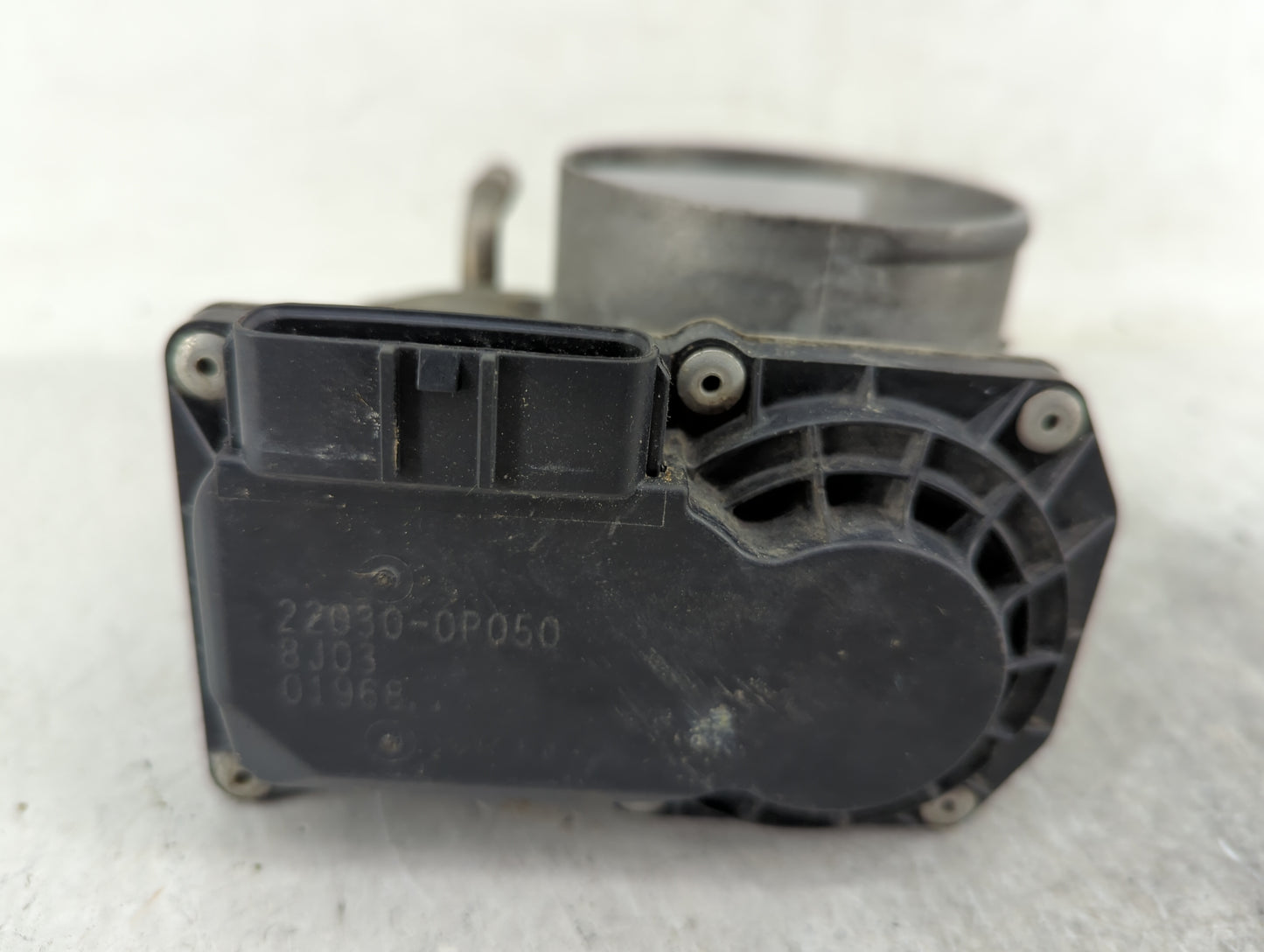 2007-2016 Toyota Sienna Throttle Body P/N:22030-0P050 Fits OEM Used Auto Parts - Oemusedautoparts1.com