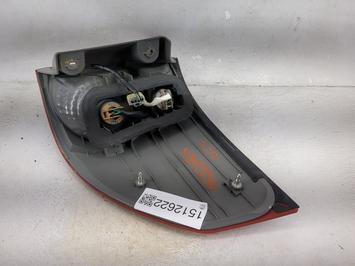 2006-2010 Toyota Sienna Tail Light Assembly Driver Left OEM Fits Fits 2006 2007 2008 2009 2010 OEM Used Auto Parts - Oemused