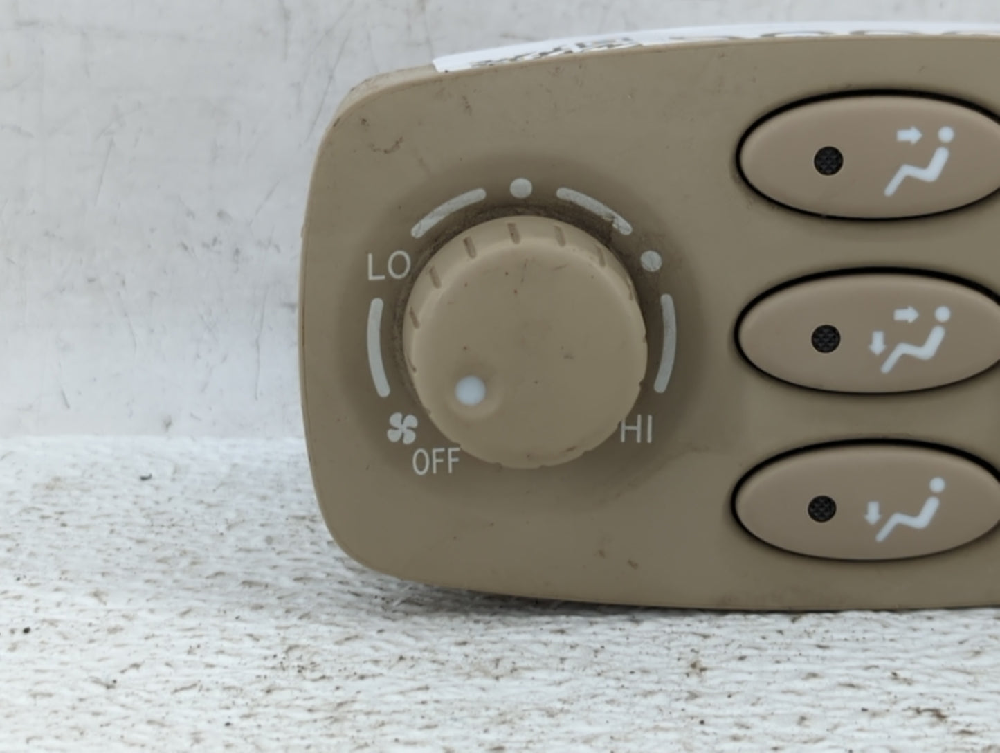 2004-2010 Toyota Sienna Climate Control Module Temperature AC/Heater Replacement P/N:VK9214 84010-08130 Fits OEM Used Auto P