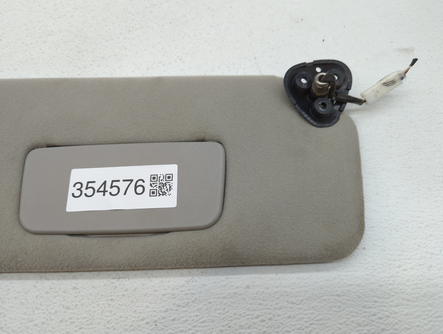 2005-2010 Toyota Sienna Sun Visor Shade Replacement Passenger Right Mirror Fits Fits 2005 2006 2007 2008 2009 2010 OEM Used 