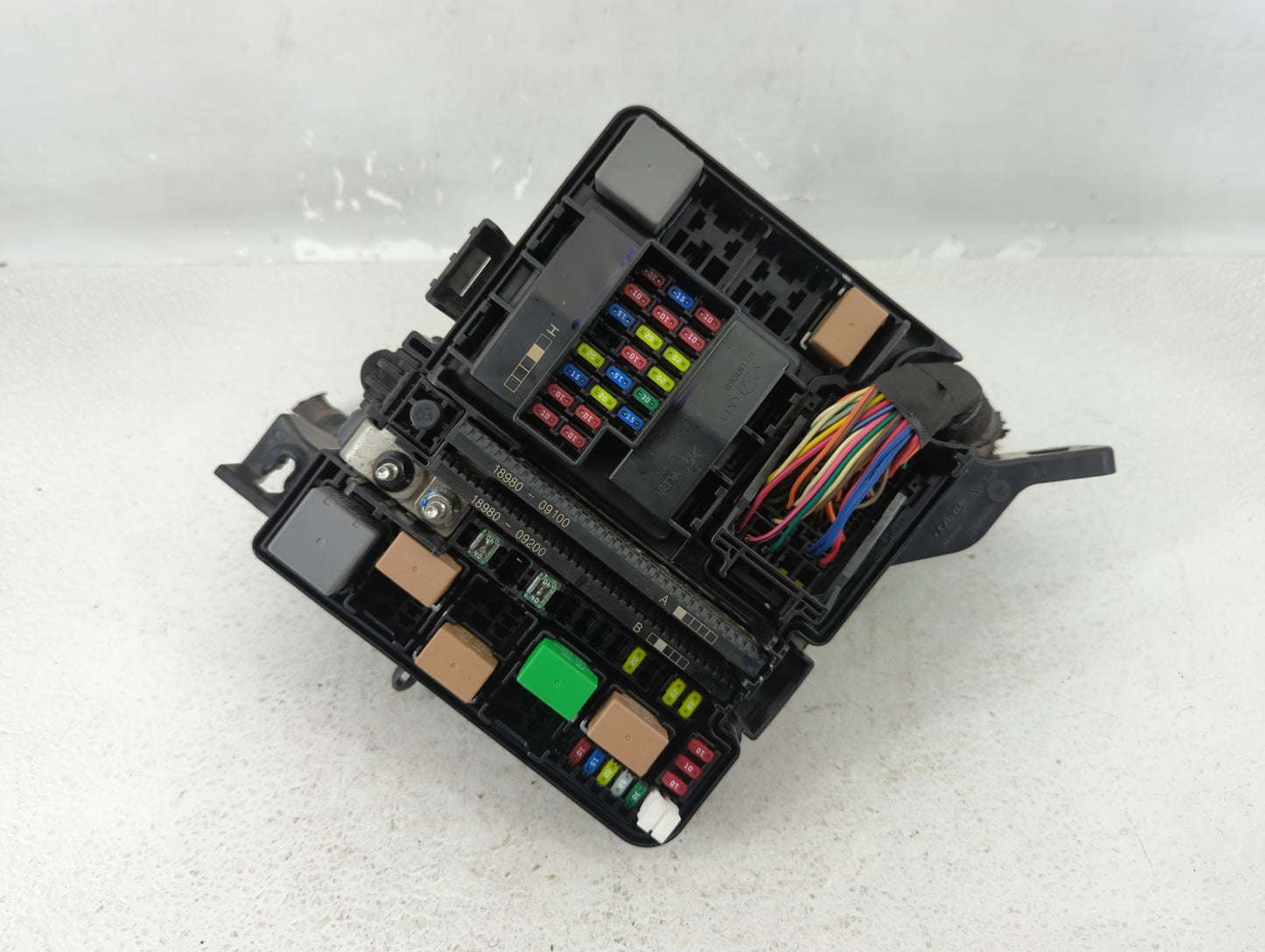 2008-2010 Toyota Sienna Fusebox Fuse Box Panel Relay Module P/N:91951-C2850 Fits Fits 2008 2009 2010 OEM Used Auto Parts - O