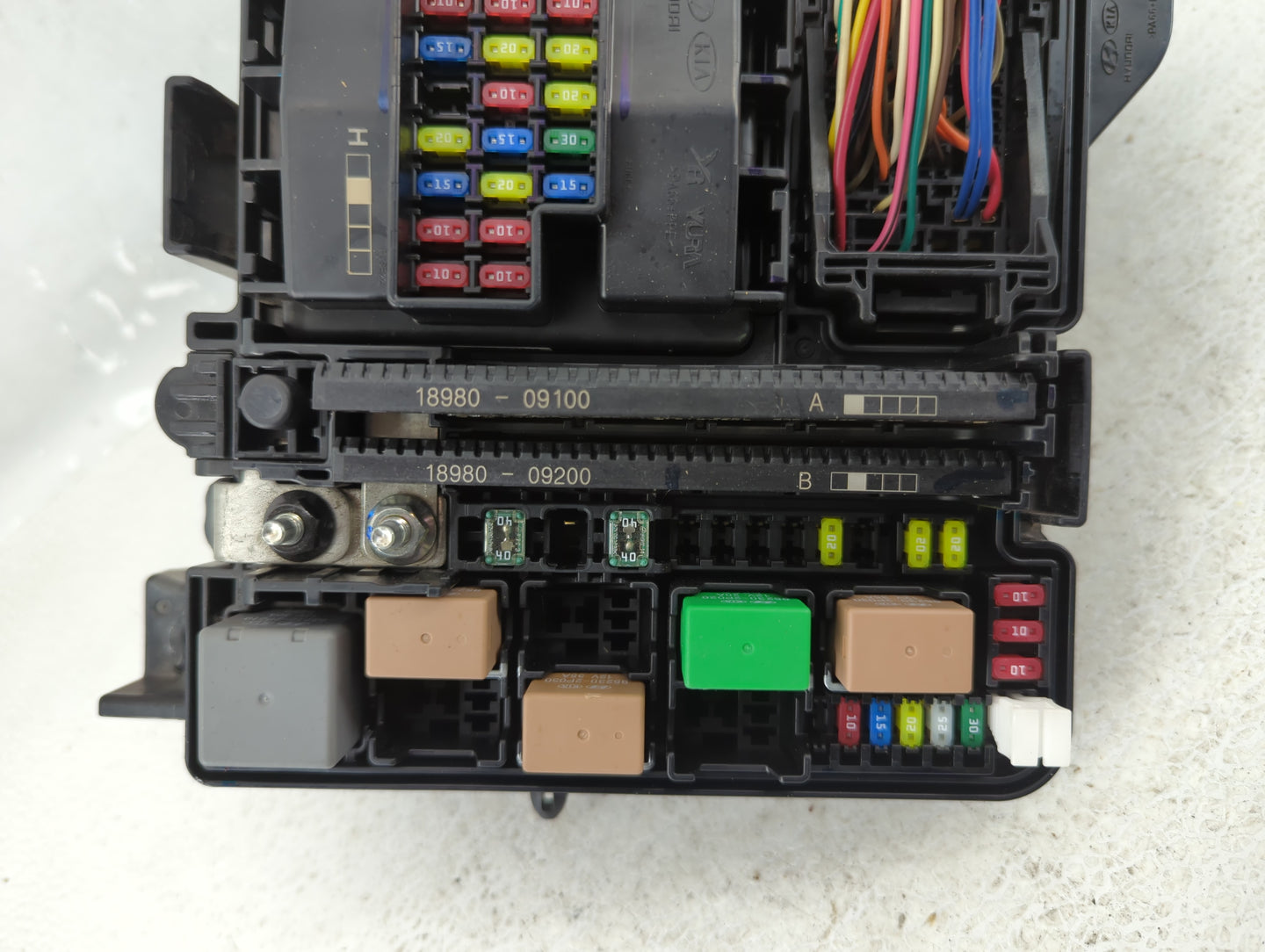 2008-2010 Toyota Sienna Fusebox Fuse Box Panel Relay Module P/N:91951-C2850 Fits Fits 2008 2009 2010 OEM Used Auto Parts - O