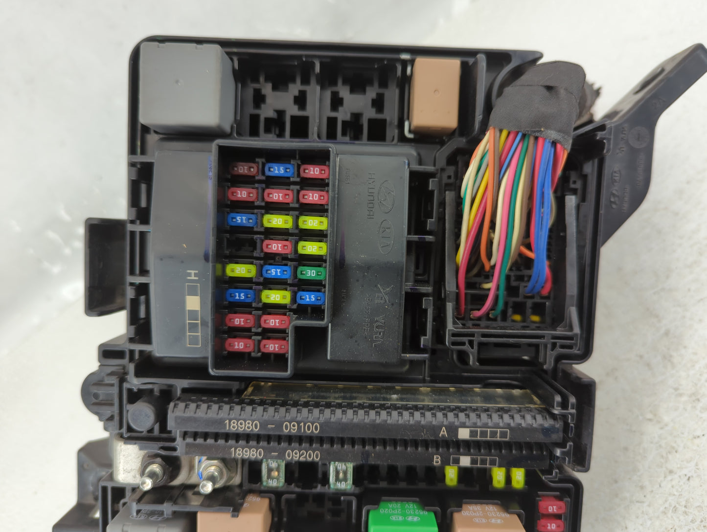 2008-2010 Toyota Sienna Fusebox Fuse Box Panel Relay Module P/N:91951-C2850 Fits Fits 2008 2009 2010 OEM Used Auto Parts - O