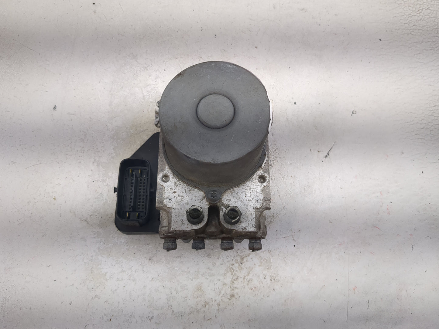 2008-2010 Toyota Tacoma ABS Pump Control Module Replacement P/N:89541-04100 116040-31070 Fits Fits 2008 2009 2010 OEM Used A