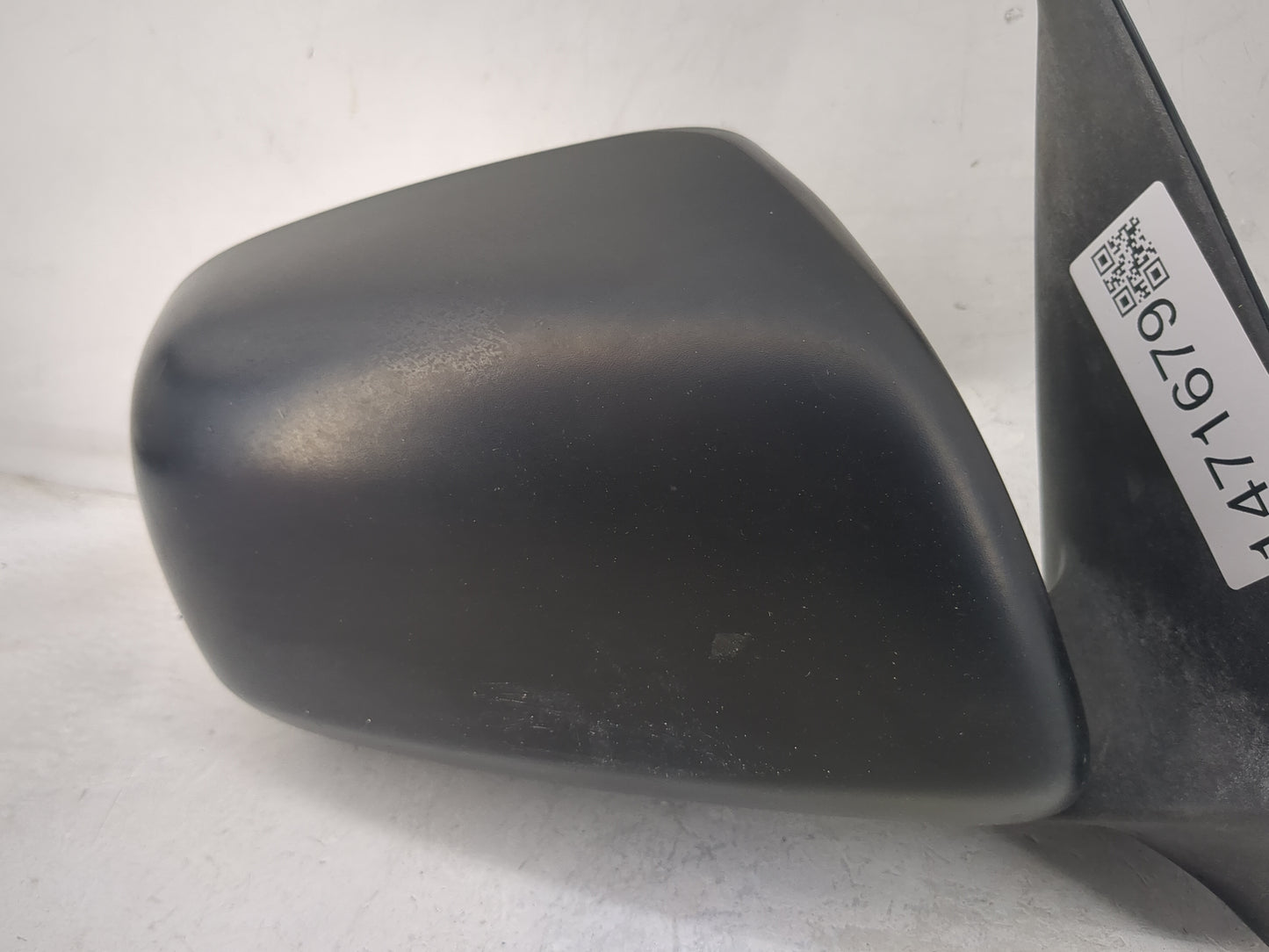 2005-2011 Toyota Tacoma Passenger Side View Mirror - Right Door Mirror OEM Used - Oemusedautoparts1.com