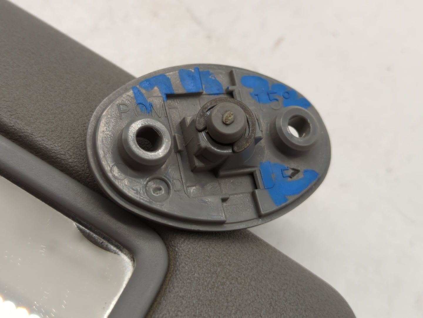 2009-2011 Toyota Tacoma Sun Visor Shade Replacement Passenger Right Mirror Fits Fits 2009 2010 2011 OEM Used Auto Parts - Oe