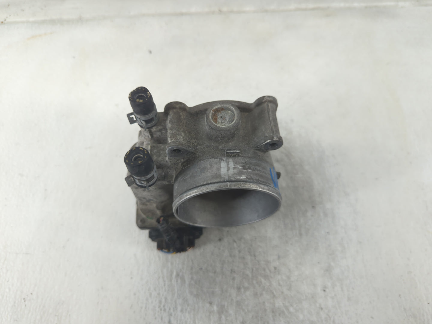 2009-2016 Toyota Venza Throttle Body P/N:22030-0P050 Fits OEM Used Auto Parts - Oemusedautoparts1.com