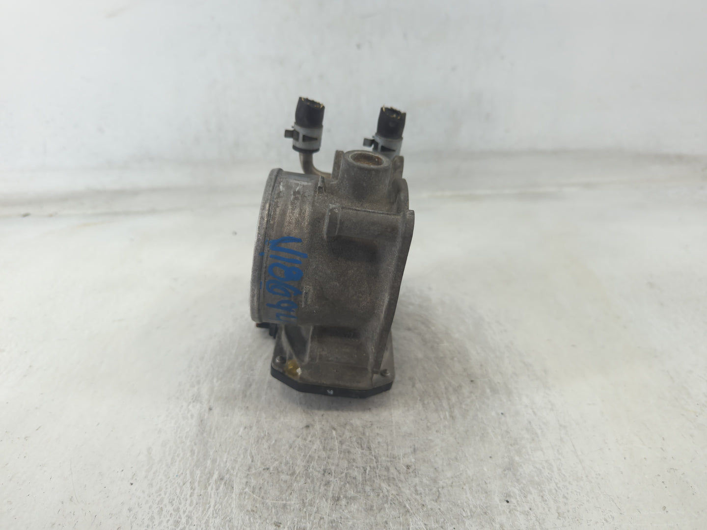 2009-2016 Toyota Venza Throttle Body P/N:22030-0P050 Fits OEM Used Auto Parts - Oemusedautoparts1.com