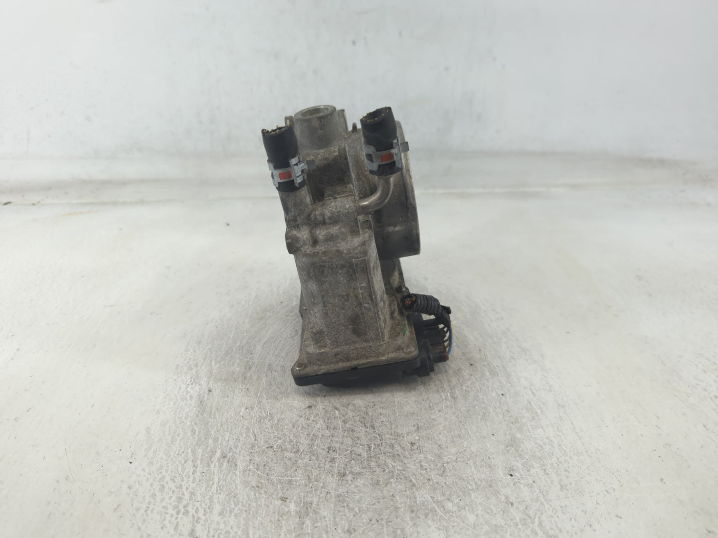 2009-2016 Toyota Venza Throttle Body P/N:22030-0P050 Fits OEM Used Auto Parts - Oemusedautoparts1.com