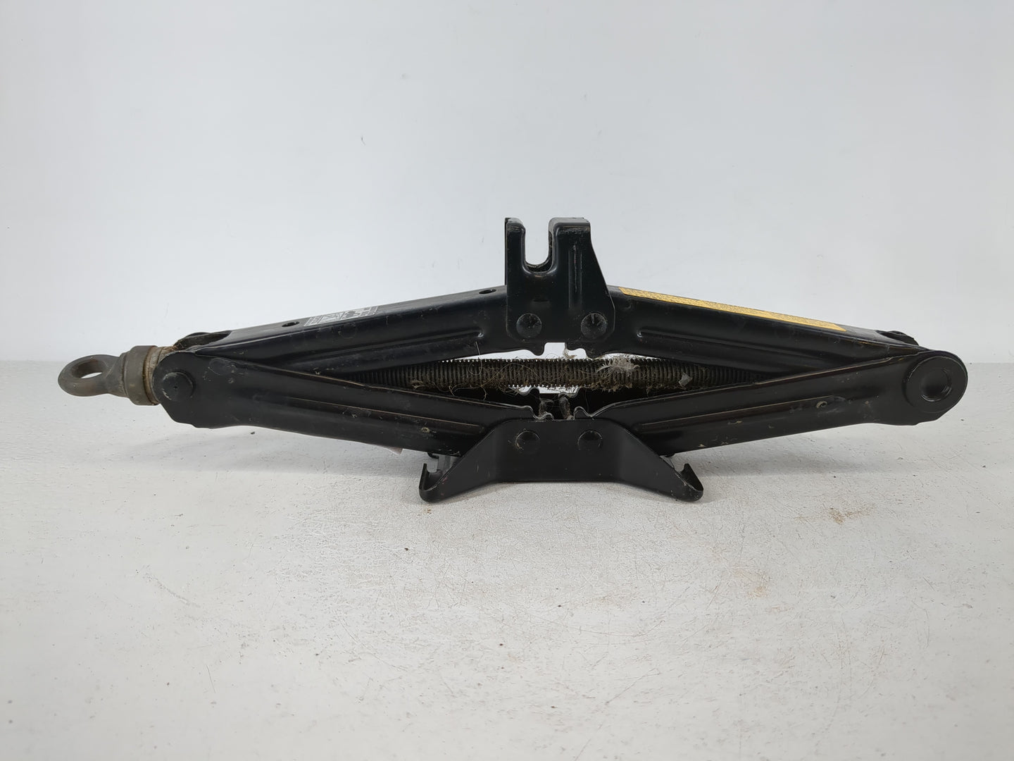 2009 Toyota Yaris Spare Scissor Car Jack - Oemusedautoparts1.com