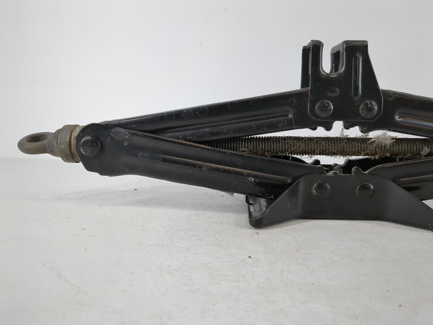 2009 Toyota Yaris Spare Scissor Car Jack - Oemusedautoparts1.com