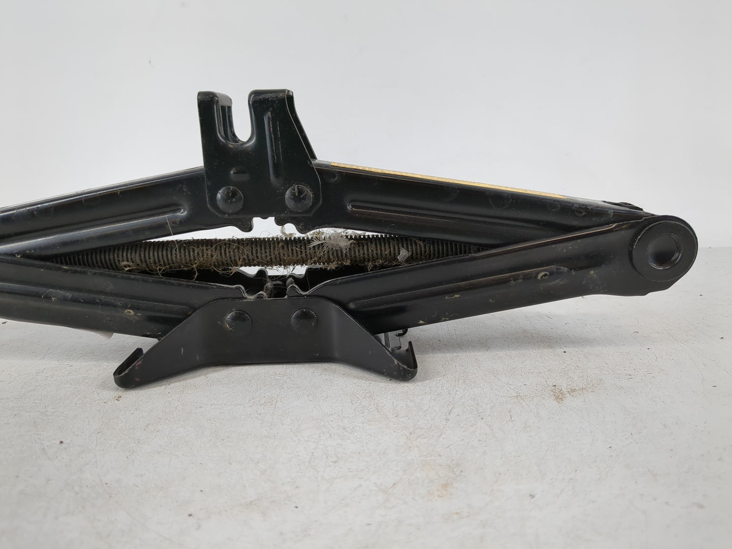 2009 Toyota Yaris Spare Scissor Car Jack - Oemusedautoparts1.com