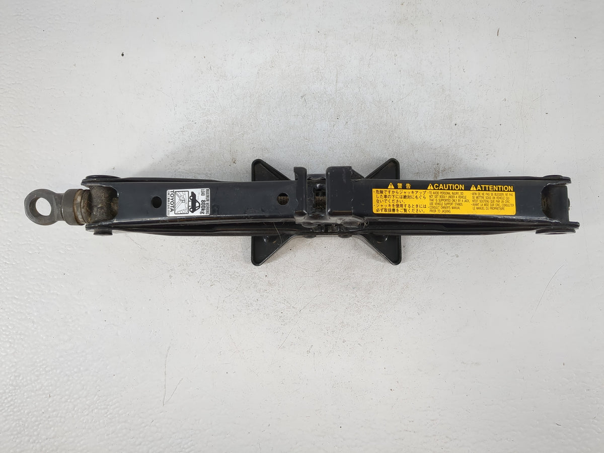 2009 Toyota Yaris Spare Scissor Car Jack - Oemusedautoparts1.com