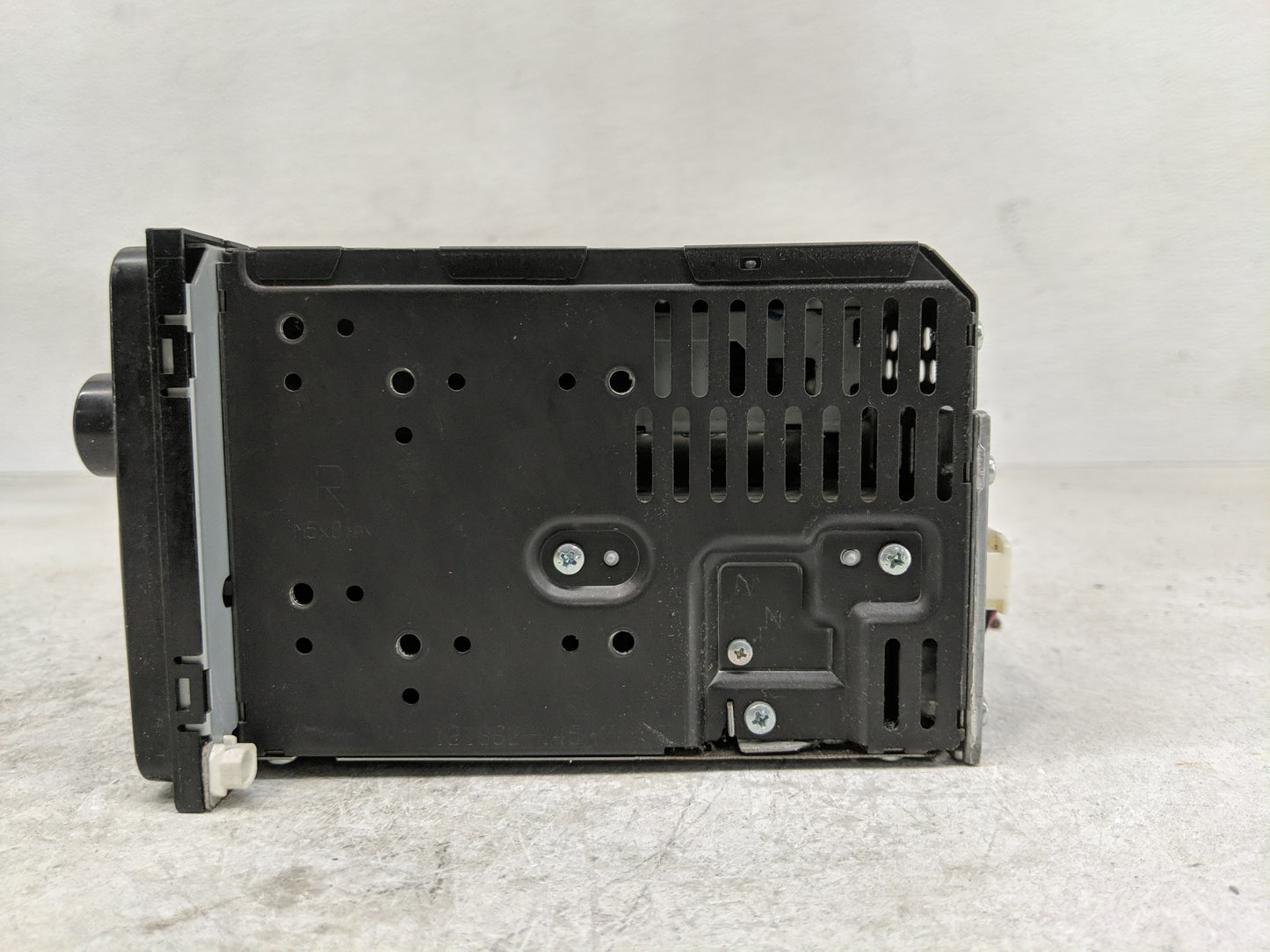 2009-2011 Toyota Yaris Radio AM FM Cd Player Receiver Replacement P/N:86120-52A20 Fits Fits 2009 2010 2011 OEM Used Auto Par