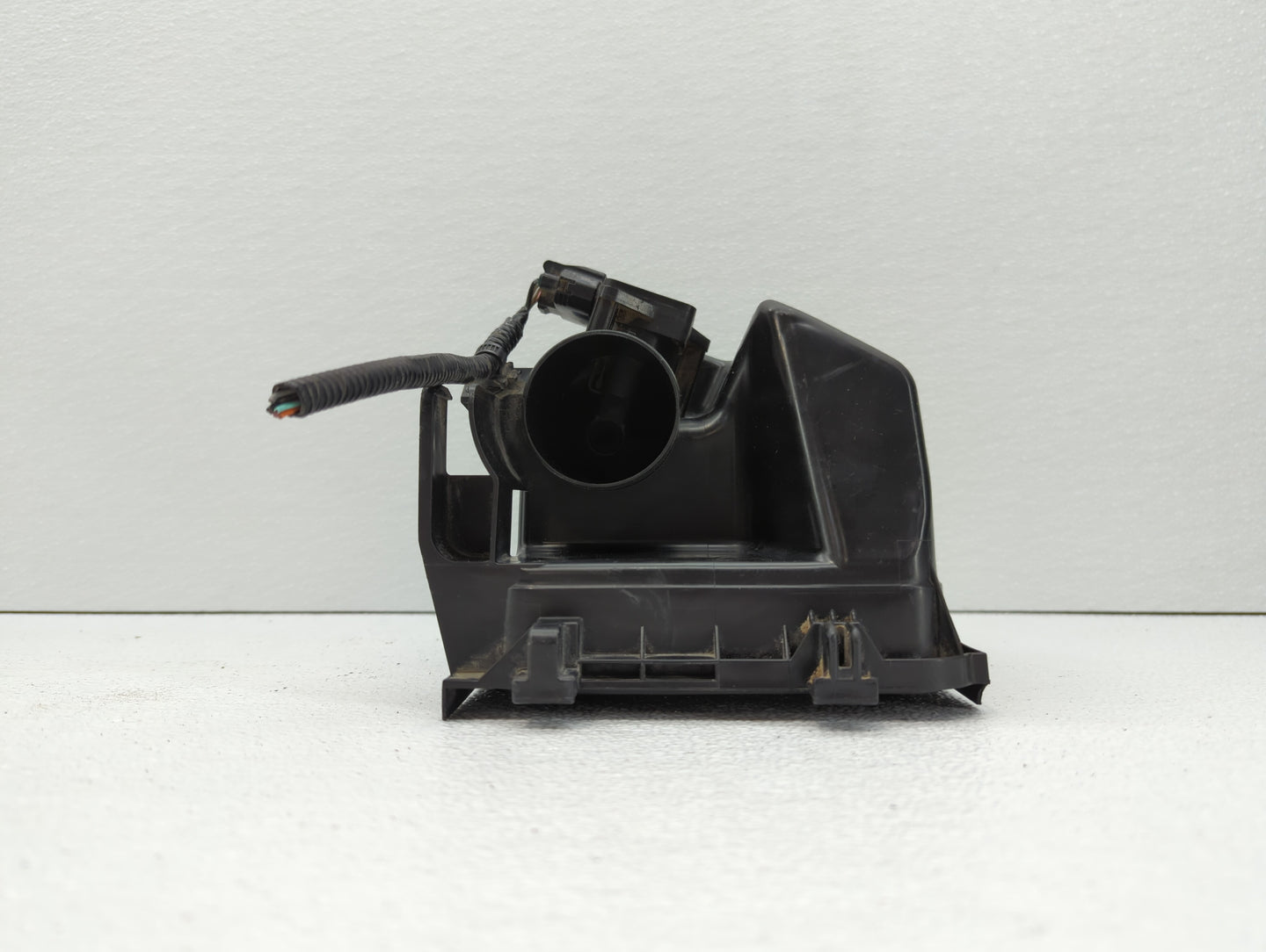 2009 Toyota Yaris Air Cleaner Intake-duct Hose Tube - Oemusedautoparts1.com
