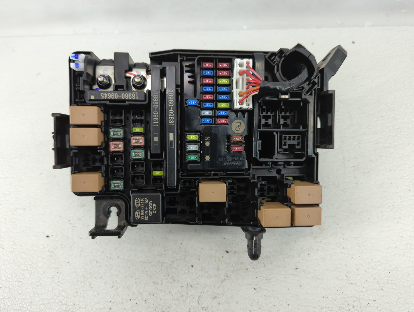2006-2011 Toyota Yaris Fusebox Fuse Box Panel Relay Module P/N:82662-52301 Fits Fits 2006 2007 2008 2009 2010 2011 OEM Used 
