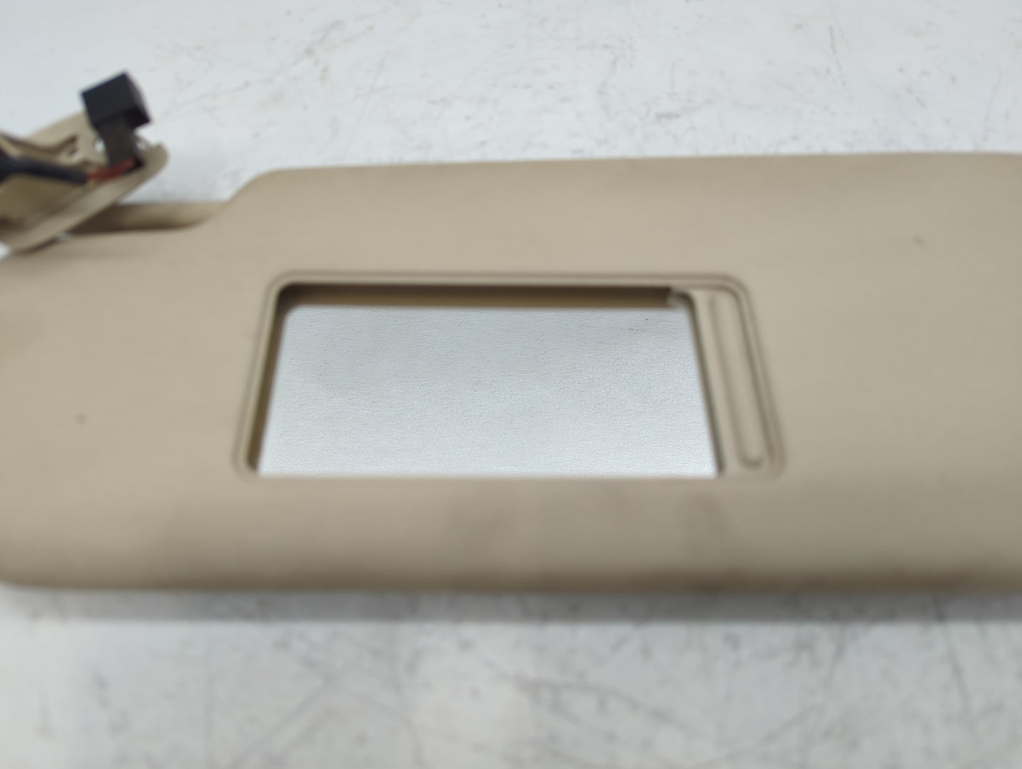 2009-2017 Volkswagen Cc Sun Visor Shade Replacement Driver Left Mirror Fits OEM Used Auto Parts - Oemusedautoparts1.com