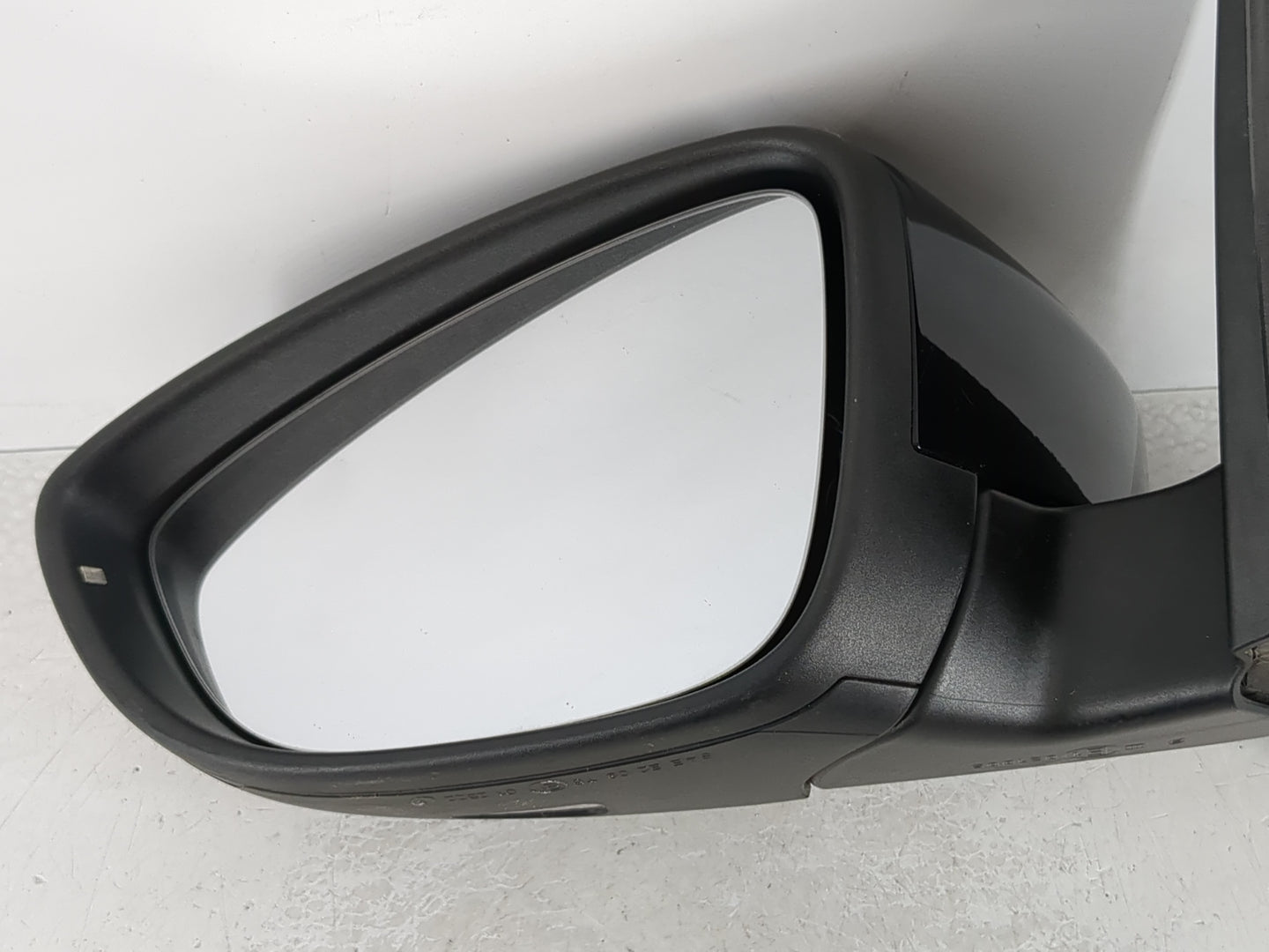 2009 Volkswagen Cc Driver Left Side View Manual Door Mirror Black - Oemusedautoparts1.com