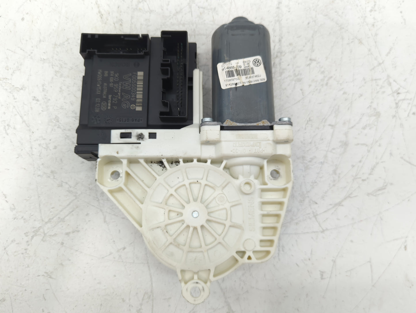 2009 Volkswagen Cc Passenger Front Right Power Window Motor - Oemusedautoparts1.com