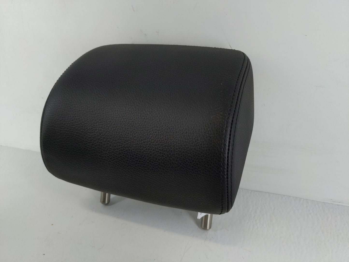 2009-2016 Volkswagen Cc Headrest Head Rest Front Driver Passenger Seat Fits Fits 2009 2010 2011 2012 2013 2014 2015 2016 OEM