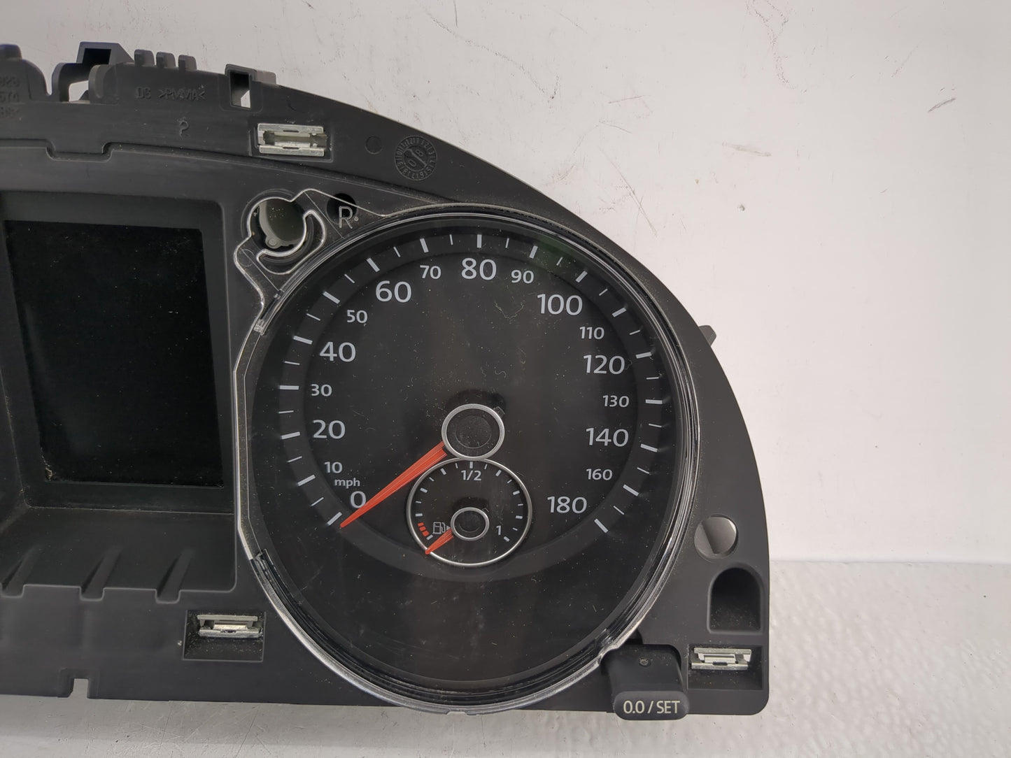 2009-2010 Volkswagen Cc Instrument Cluster Speedometer Gauges P/N:3C8920 970F Fits Fits 2009 2010 OEM Used Auto Parts - Oemu